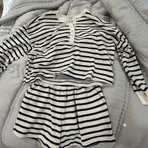 Striped Women's Sweater Set - Black and White